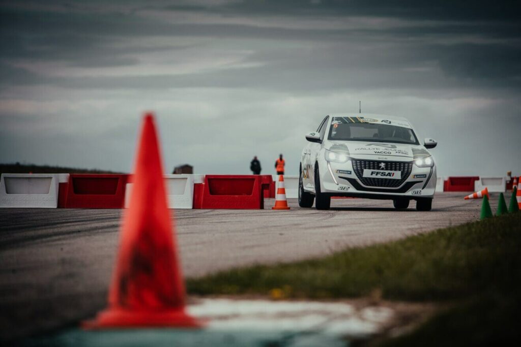 Ce dimanche 25 septembre, le Circuit de Chambley (54) recevait la deuxième journée des sélections Rallye Jeunes Yacco FFSA 2022.