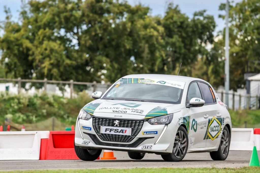 Après les sélections de Chambley et Lyon, l’opération Rallye Jeunes Yacco FFSA poursuit sa campagne 2022 et retrouve le circuit de l’Ouest Parisien à Dreux, pour le top départ d’un mois de sélections intenses.